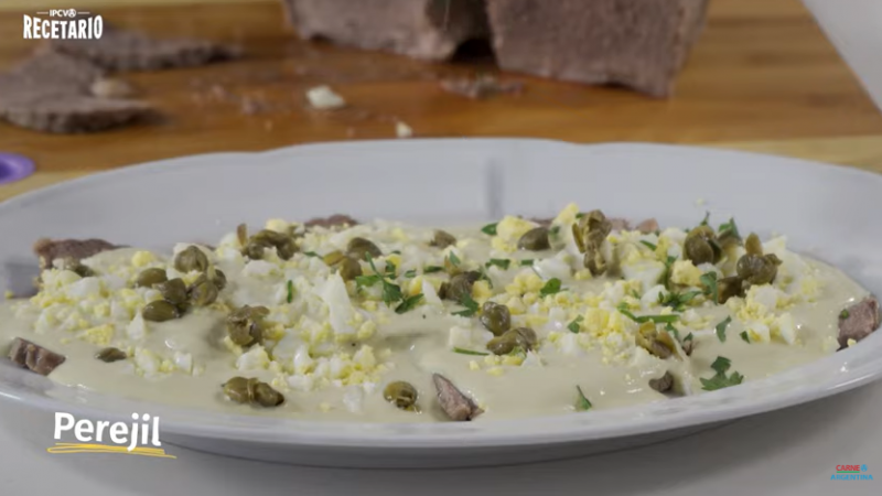 Vitel Toné con cuadrada